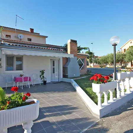 In - Apartman *
