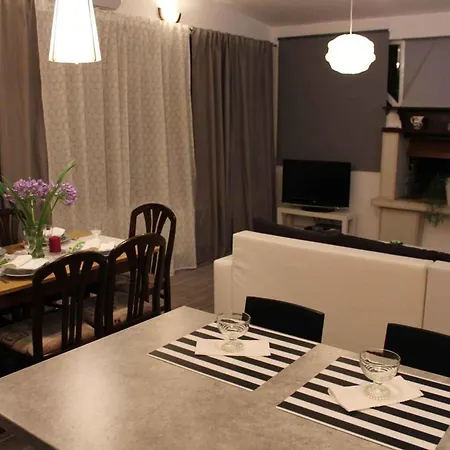 Apartment In -