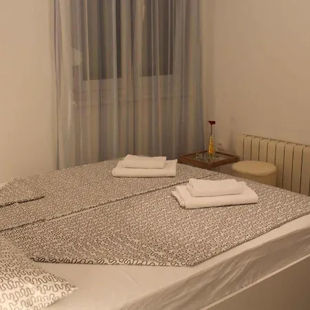 Apartment In -